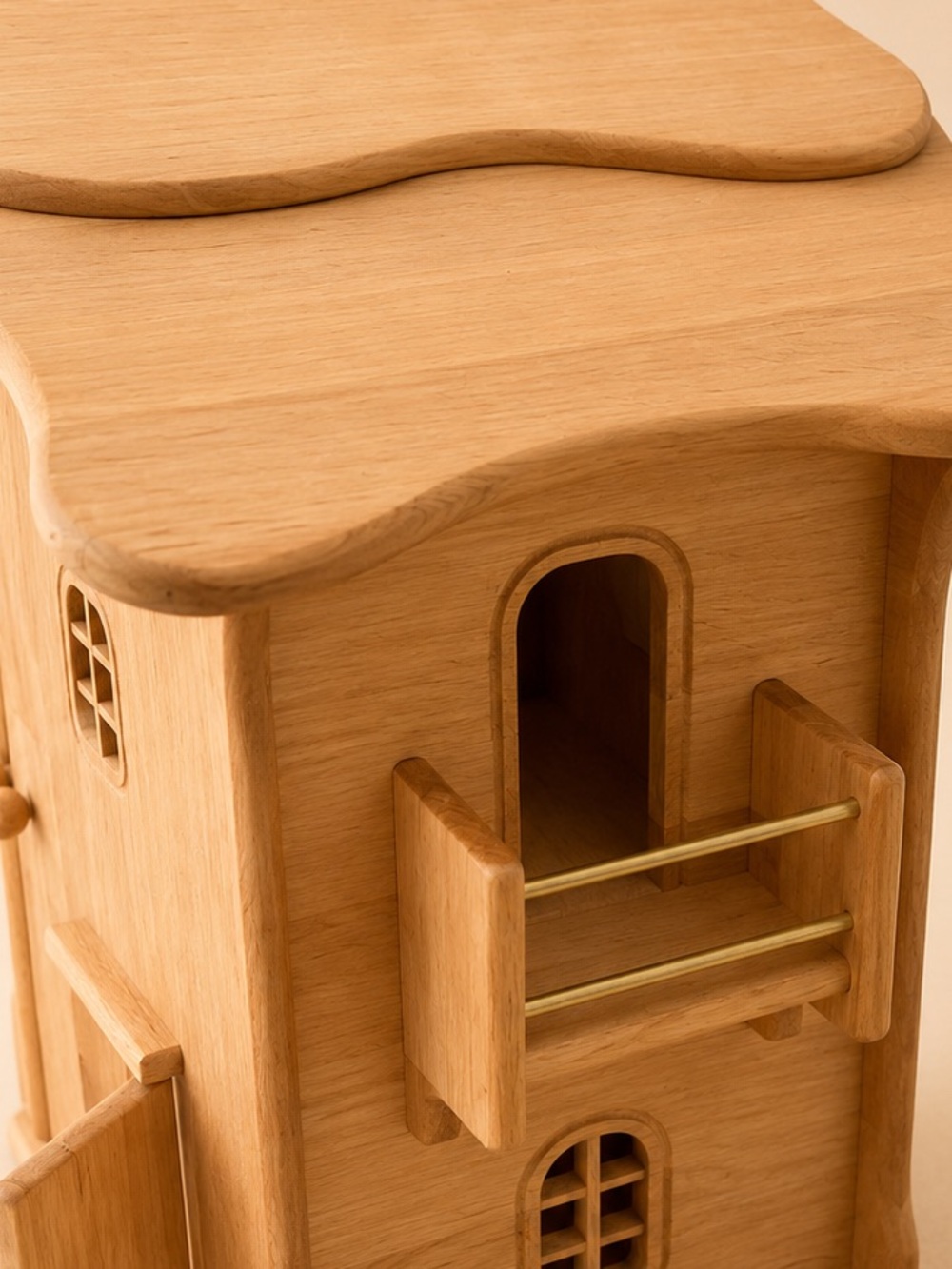 Drewart Dollhouse, Large Natural Roof and Doors - Picture 12 of 15